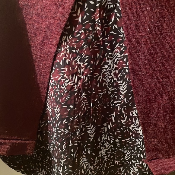 A gently used wine/burgundy long sleeved top with inverted V back - Picture 3 of 3